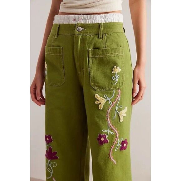 New We The Free Wide Leg Army Green Winter Bloom Embroidered Floral Jeans Sz 24 - Picture 2 of 9